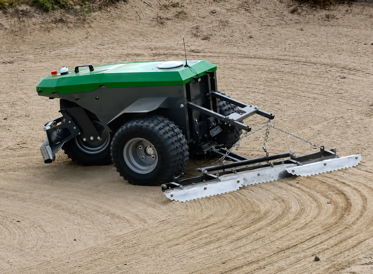 SmartRake rastrillando un bunker de golf